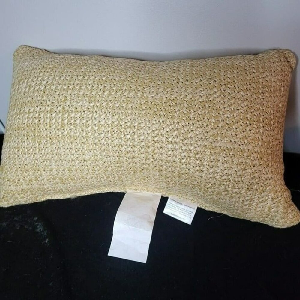 Pillow - Picture 2 of 3